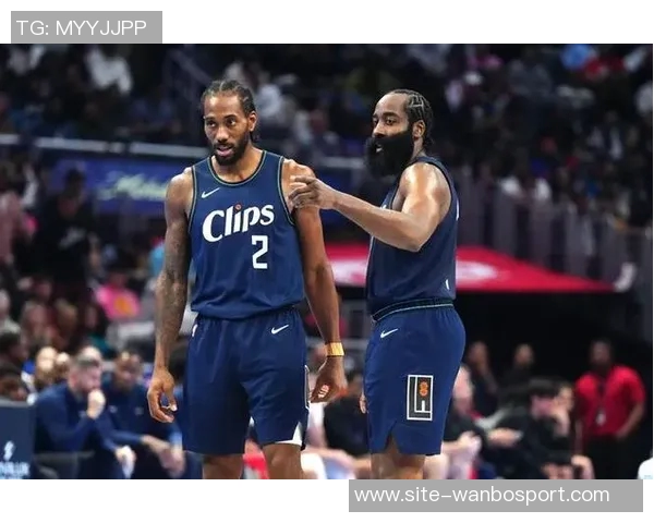 快船半场领先鹈鹕8分哈登贡献16分6助攻祖巴茨与普尔各得14分 快船半场领先鹈鹕8分哈登贡献16分6助攻祖巴茨与普尔各得14分