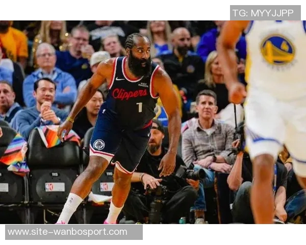 哈登上半场狂砍20分下半场哑火科尔强调对其防守的重要性 哈登上半场狂砍20分下半场哑火科尔强调对其防守的重要性