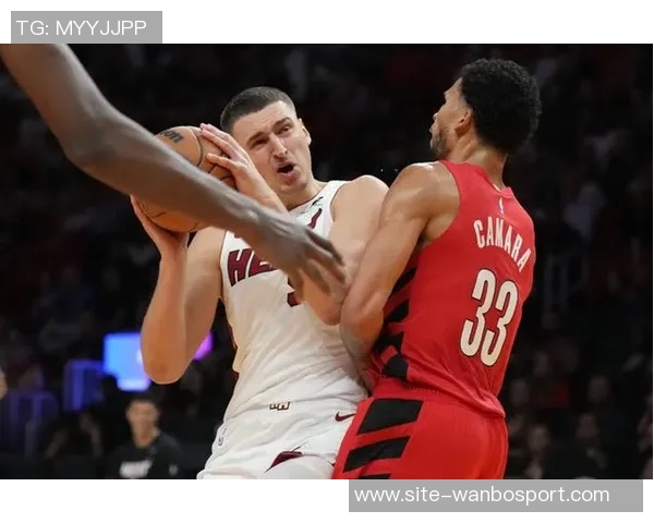 斯波强调约维奇需把握每一天提升自我机会期待他不久后展现实力 斯波强调约维奇需把握每一天提升自我机会期待他不久后展现实力