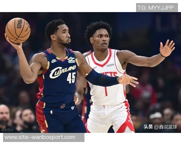 米切尔首节独得13分表现抢眼但失误和犯规略显频繁