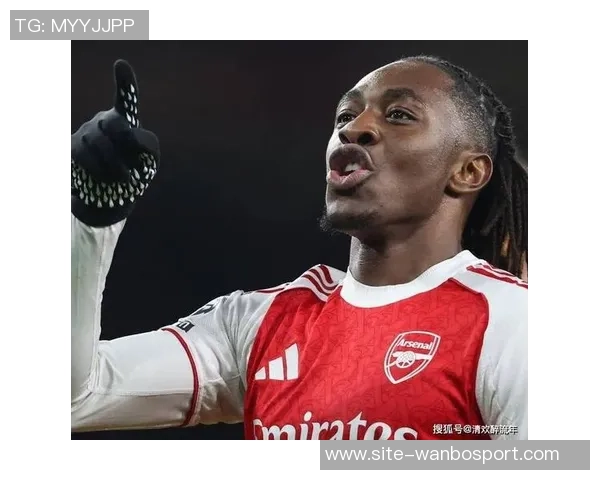 埃泽北伦敦德比首秀上演帽子戏法社媒晒庆祝照引发热议